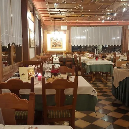 Castor Hotel 3*